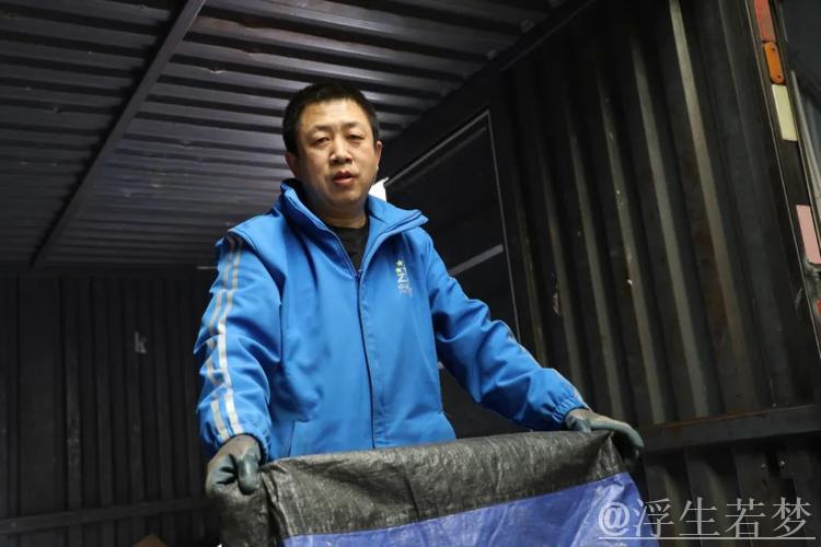 清明假期全国快递包裹揽投量突破28亿件